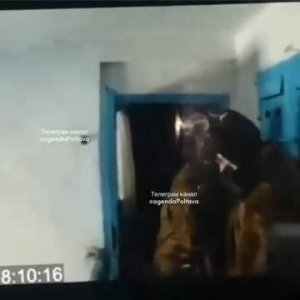 Ухилянт вышел из квартиры чекнуть, куда же пропал свет.