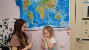 Лилианка сдает экзамен по материкам и океанам,😁😁😁.