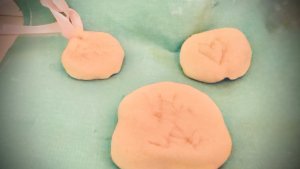 Мастер-класс по созданию брелков из слоенного теста 1 часть