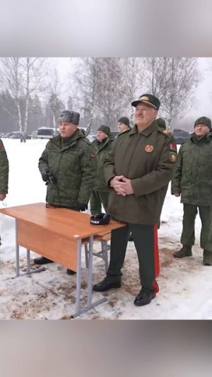 "Попал!" Лукашенко принял «экзамен» по учебным стрельбам.