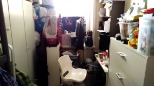 Обзор второй комнаты - одна гигантская свалка)