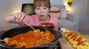 Мукбанг рыбный пирог, яйца Еда на камеру