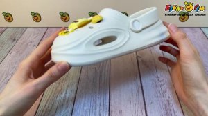 352635 Шлепанцы Pasito пляжные с декоративными пчелками белые