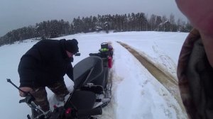 эта рыбалка запомнится на долго.Техника тонет.Сами чуть живые.