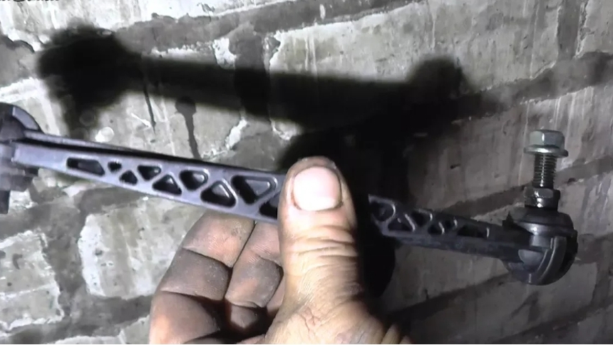 Замена задней стойки стабилизатора Chevrolet Lacetti