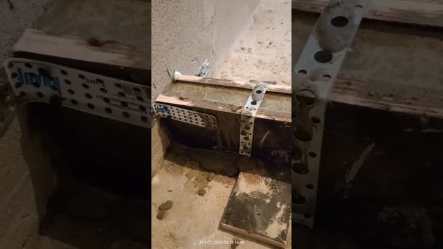 Заливаем ЦПС бортик душевой