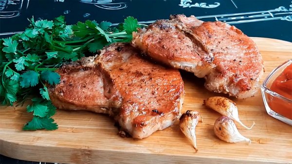 Стейк из свинины. Стейк из свинины на сковороде. Свинина на сковороде быстро и вкусно.