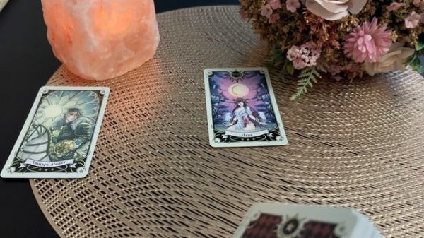 Каким он видит ваше будущее 💐🍓🔮Расклад по вариантам