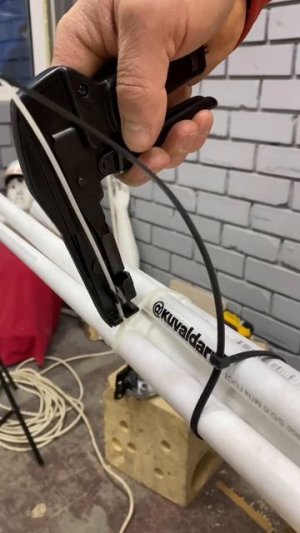 Пистолет для натяжки и обрезки пластиковых хомутов от компании КВТ😎👍