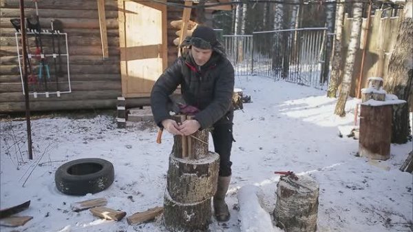 КОЛЕМ ДРОВА. Как колоть дрова, чтобы они не разлетались. 3 способа