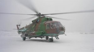 Пилоты Росгвардии, несмотря на метель, проводят учебные полеты.