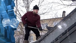 Представители бизнес-сообщества Березовского работают по очистке кровель своих торговых объектов