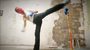 Джит кун до (подражание каратешным боевикам)