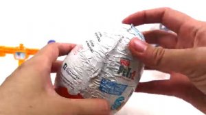Распаковка 4 яиц-сюрпризов Kinder Surprise MAXI по мотивам мультфильма «Тайная жизнь