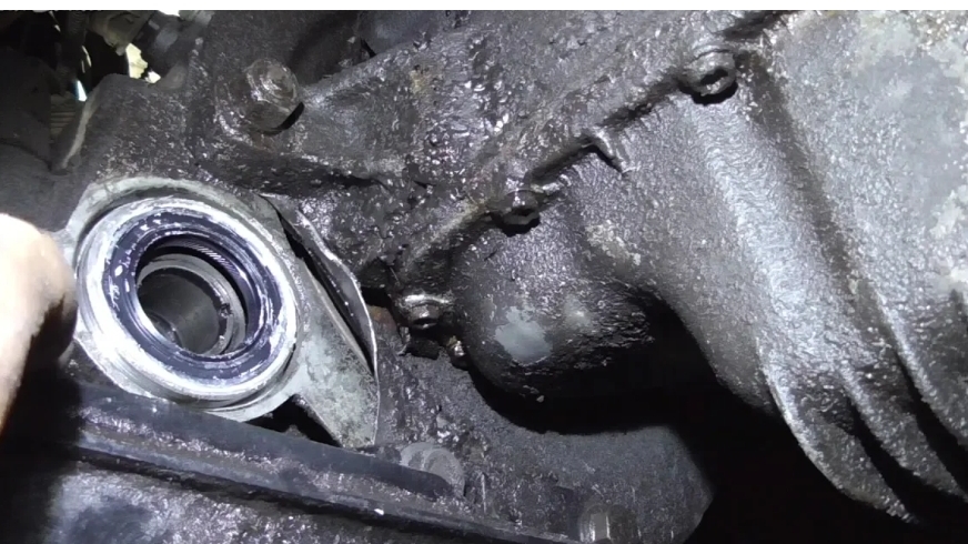 Замена правого сальника привода Daewoo Sens