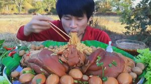 #MUKBANG 🍖Тушёные свиные ножки, острая лапша с морепродуктами и свежие овощи!🍜ASMR МУКБАНГ ЕДА