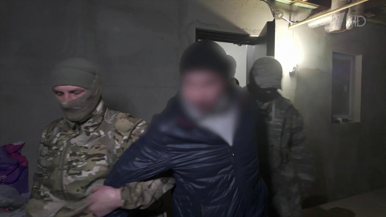 Сотрудники ФСБ в Крыму ликвидировали ячейку террористической организации, запрещенной в России. смотреть онлайн