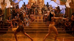 Поединок Rachel Weisz (Nefertiri) vs Patricia Vel (Anck Su). Фильм Возвращение мумии