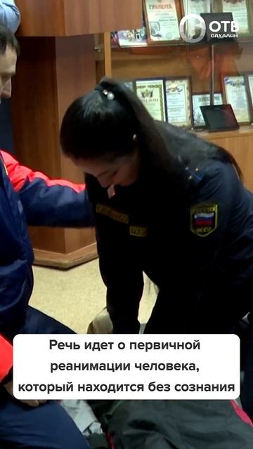 Спасатели и кинологи провели учения по поиску оказавшегося под лавиной человека смотреть онлайн