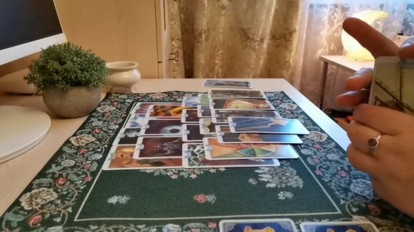 Какой мужчина чаще всего думает о вас? Узнайте прямо сейчас! Онлайн гадание