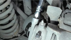 Замена переднего тормозного шланга Chevrolet Niva