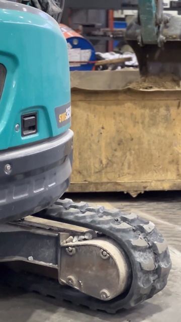 ✅ Гусеницы Composit— это надёжное решение для строительной техники, работающей в жёстких условиях.