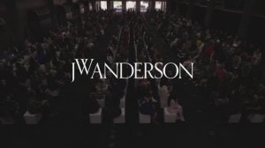 Показ женской коллекции JW Anderson весна-лето 2025