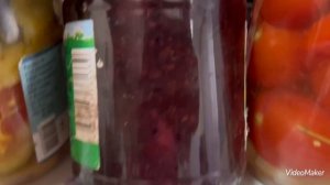 Готовлю зажарку для супов. Достаю заготовки из подвала