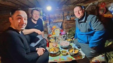 В тайгу на 5 дней. Живём в охотничьей избе. Таёжная баня и строганина из свежемороженого хариуса. смотреть онлайн