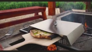 Underatinroof. Пицца на дровах. Песто из чеснока.