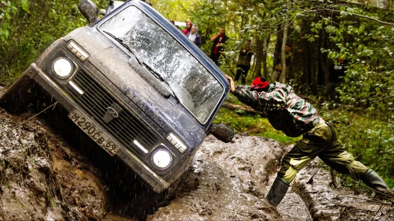 ОПАСНО!!! Только НИВА так сможет!!! Пойдём за трактором_ Русский Джип, бездорожье смотреть онлайн