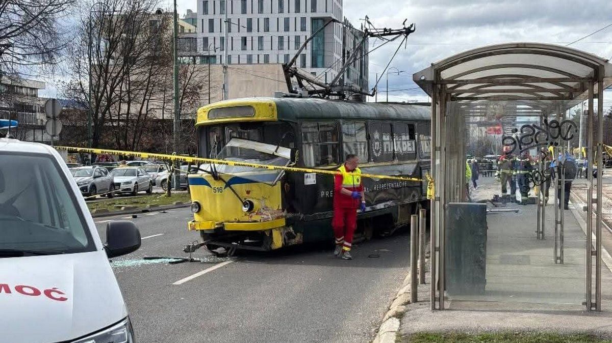 Дал угла на трамвае смотреть онлайн