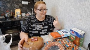 Чё, я после кафе готовить что ли буду?... не царское это дело... колбасой поужинаем!