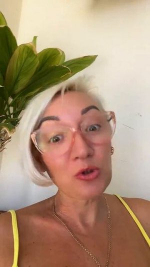 Харьковчанка о депутатах рады,
Обделались эти гады