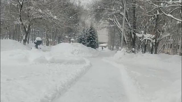В магазине продают испорченные товары, внимательно осторожно проверяйте товар не отходя от кассы смотреть онлайн