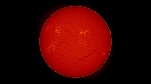 Огромный смайлик появился на Солнце.