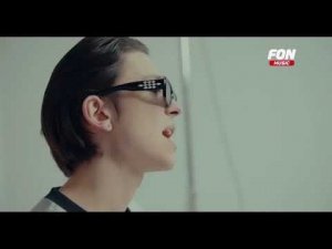 Клип «Молодой Платон - РОЗОВЫЕ ОЧКИ» на FON Music 05.02.2026