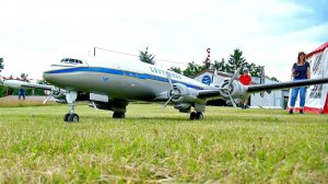Демонстрация полёта «L-1049» Огромного самолёта
