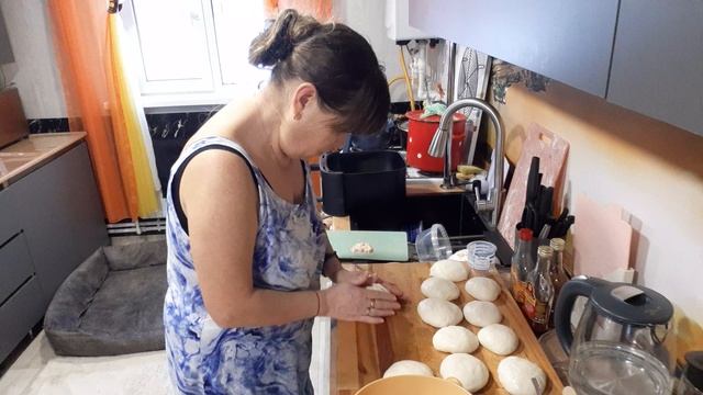 Жизнь в Деревне. В честь праздника пеку пироги. смотреть онлайн