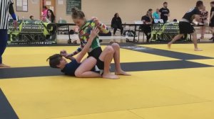 Девочка победила парня на чемпионате по борьбе. Чемпионат по борьбе среди подростков