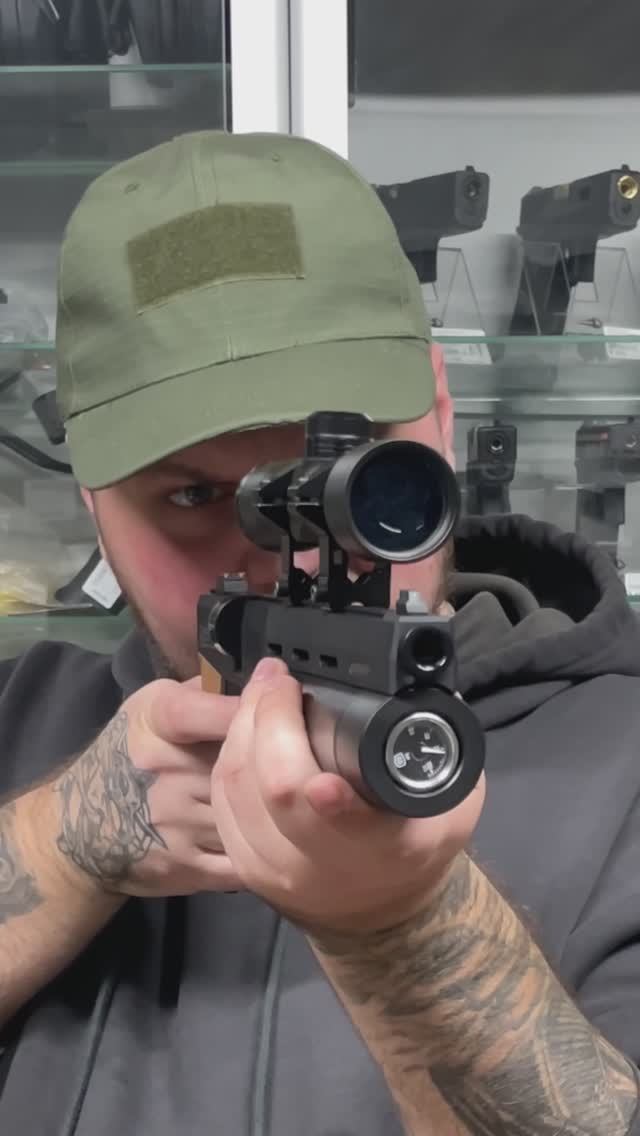 Пневматический пистолет Krugergun Корсар 5.5 мм (240 мм, d42, с манометром, дерево)