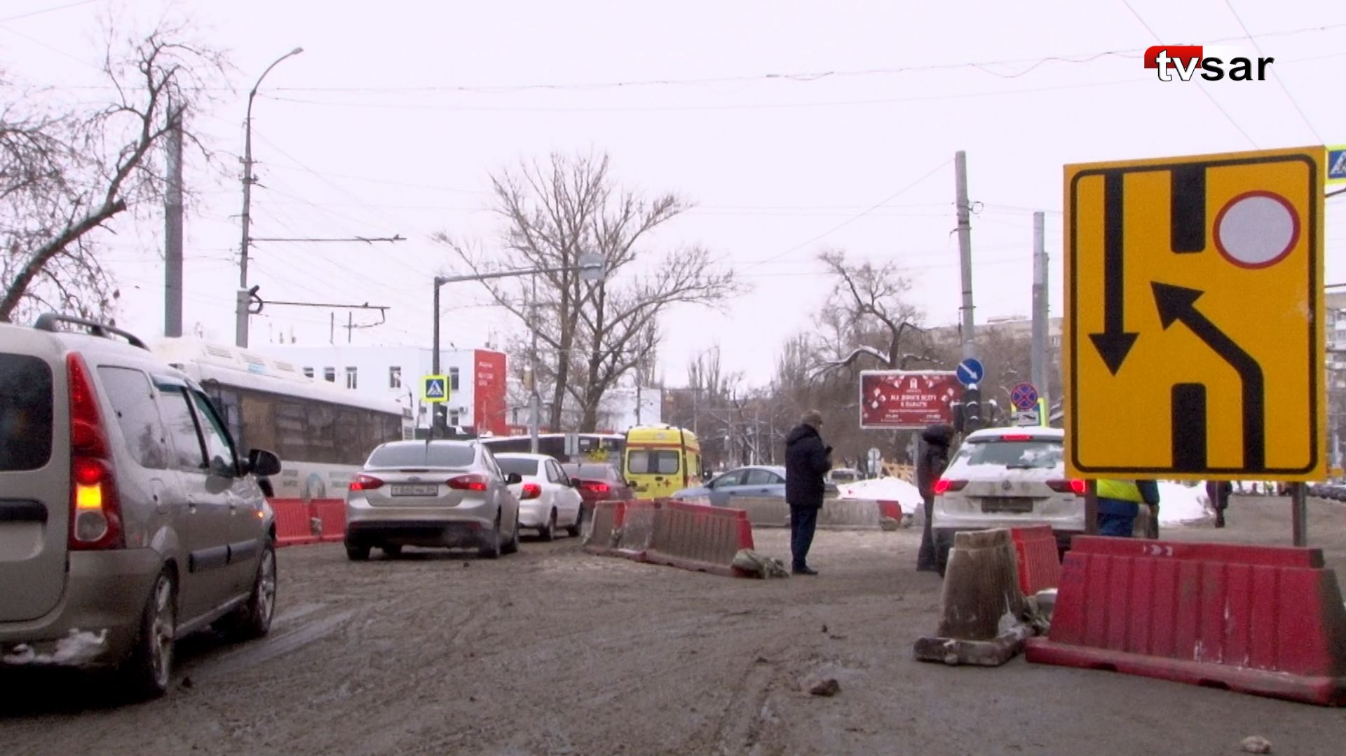 Перекрытие Большой Горной в Саратове обернулось транспортным коллапсом смотреть онлайн