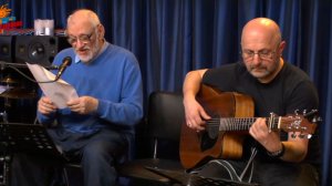 С тёмных деревьев узоры