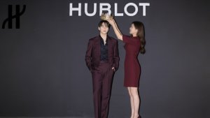 «HUBLOT» Чонгука светилось, когда ему на голову одевали корону!