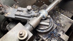 Шарниры тяг из металлолома. Пакистан.