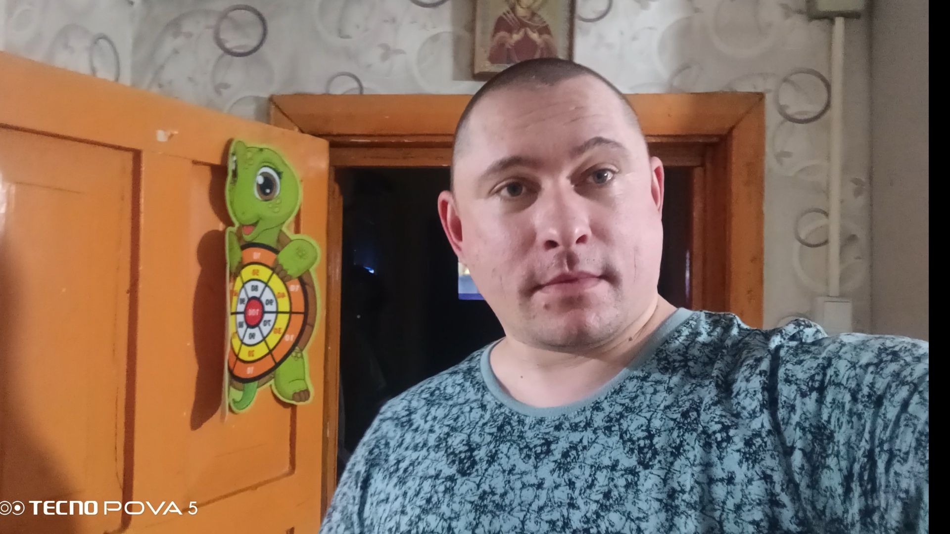 блог/Денис Савенков/жена солит сало обзор тефтели с гречкой/ смотреть онлайн