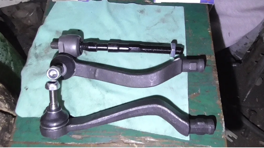 Замена рулевой тяги и наконечника Renault Sandero