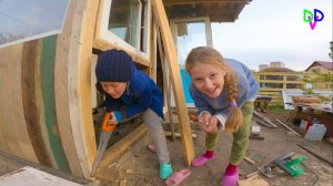 Диана и Даня ремонтируют Заброшенный домик Своими руками. Серия 2