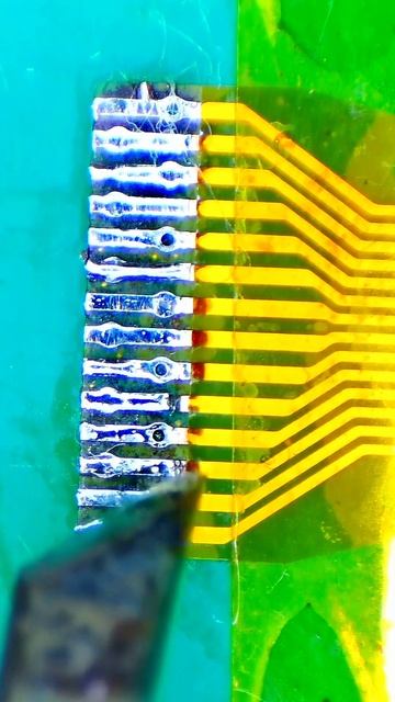 ПЕРЕПАЙКА ШЛЕЙФА ЭКРАНА ПОД МИКРОСКОПОМ