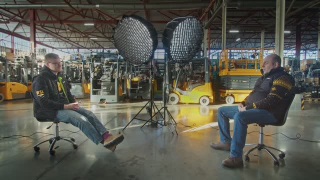 Подкаст JHLIFT: процесс разработки новых моделей с учетом специфики рынка РФ смотреть онлайн